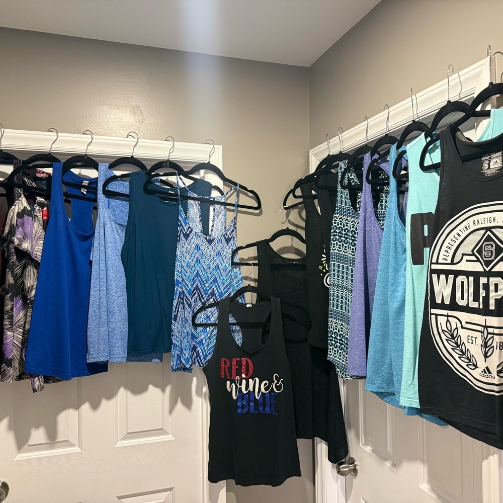 Women's Size Small and Medium Sleeveless Top Lot